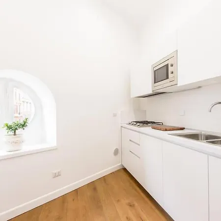 アパート Trastevere Luxury Bright ローマ