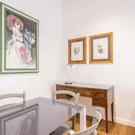 アパート Trastevere Luxury Bright ローマ