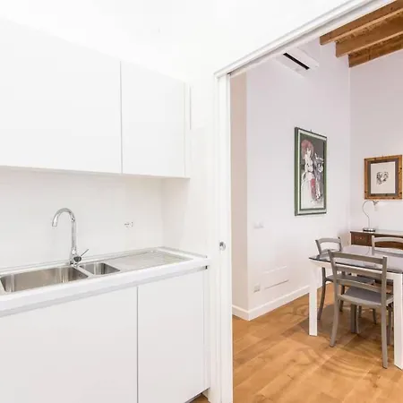 Trastevere Luxury Bright ローマ